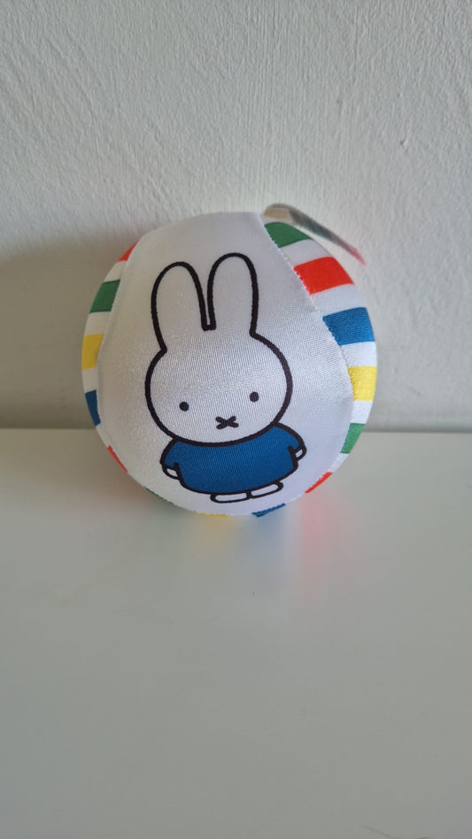 Babyspeelgoed bal met Nijntje – licht, zacht en veilig voor kleuters en peuters