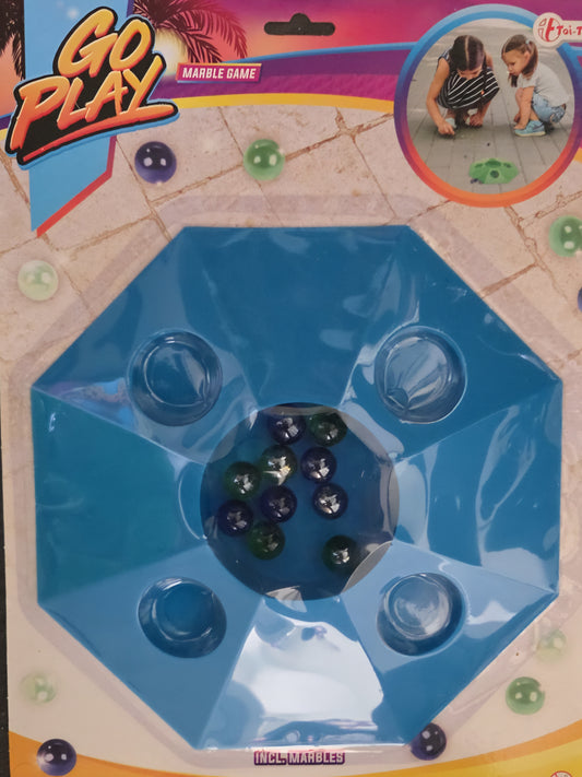 Blauw knikkerpotje – motorisch buitenspel voor jonge kinderen en peuters