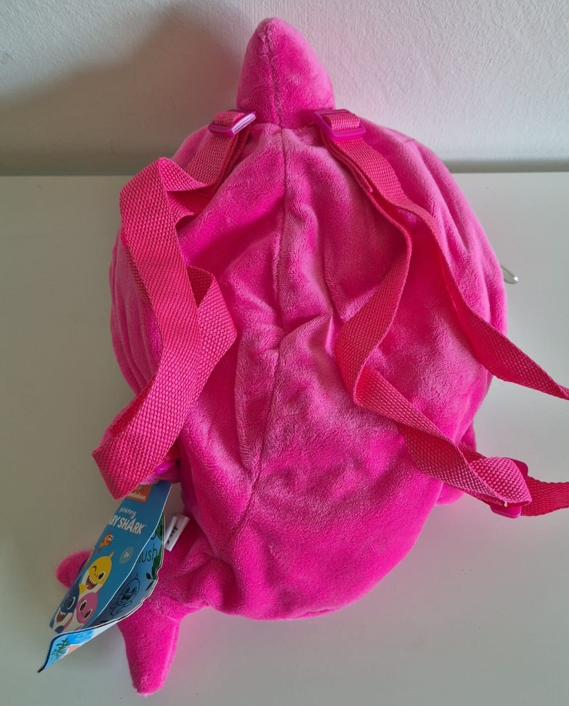 Speelgoedtas en rugzak in één – Baby Shark knuffelrugtas voor meisjes met rits en hengsels