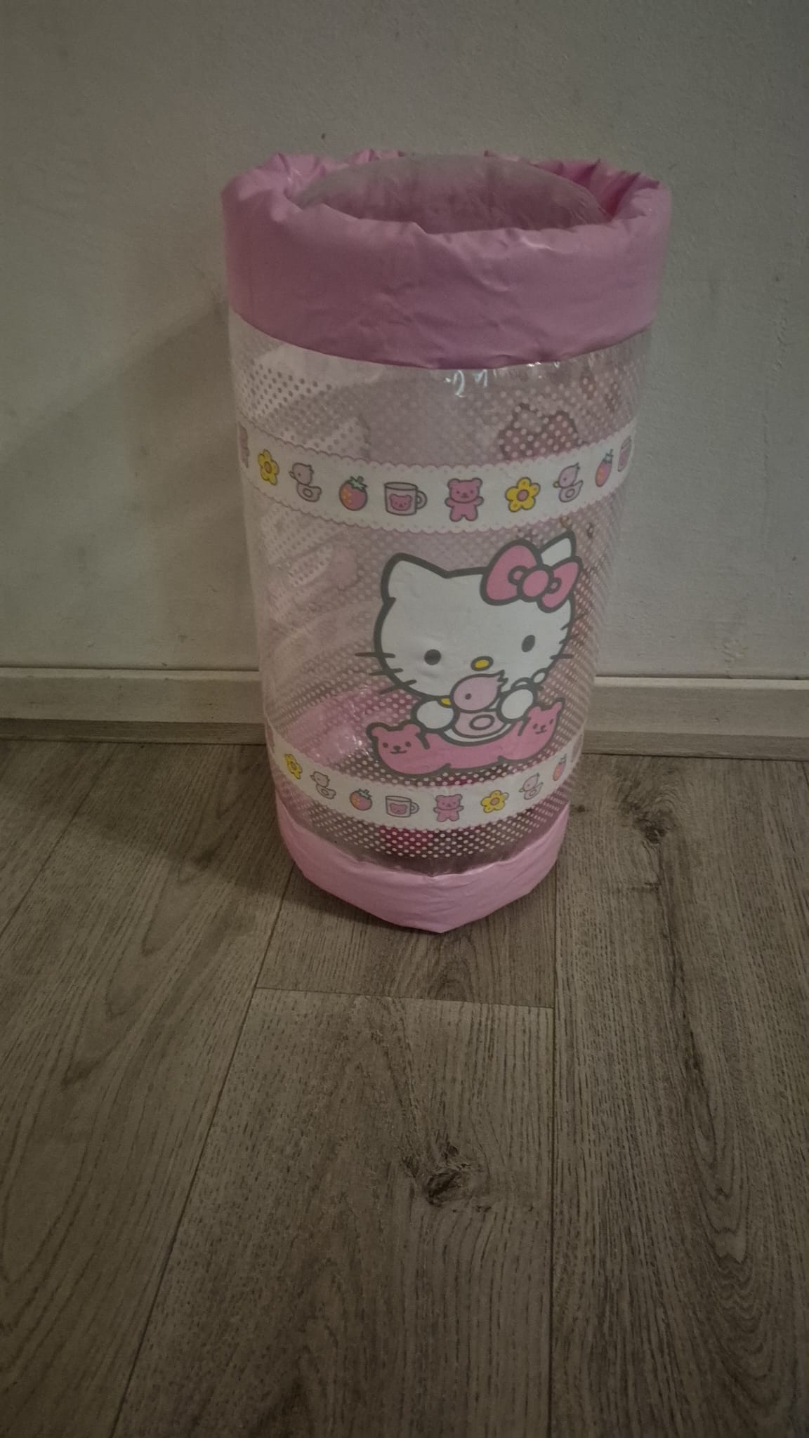 Hello Kitty cadeauset met speelgoed en roze details – ideaal voor jonge kinderen