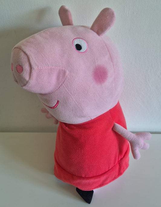 Peppa Pig pluche knuffel – roze varkentje met rode outfit, geschikt voor kinderen vanaf 1 jaar